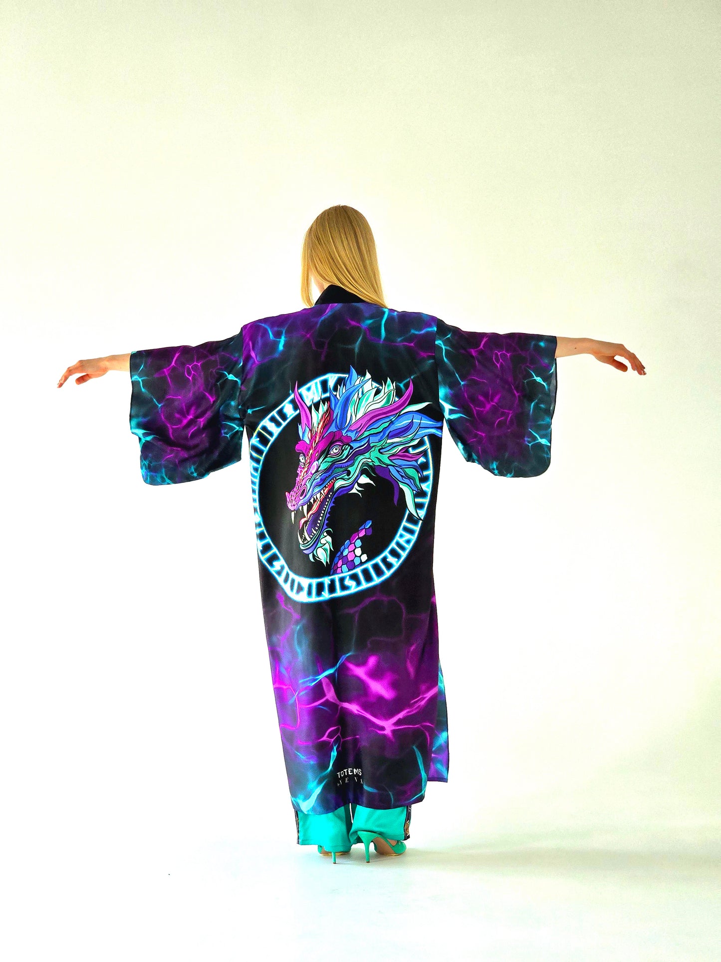 Light_KIMONO "TOTEM DRAGON"