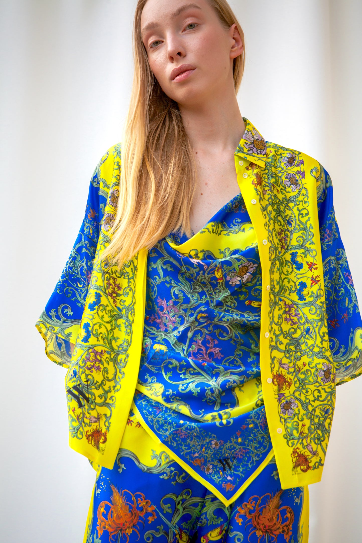 Silk Set “Grapevine” yellow_blue
