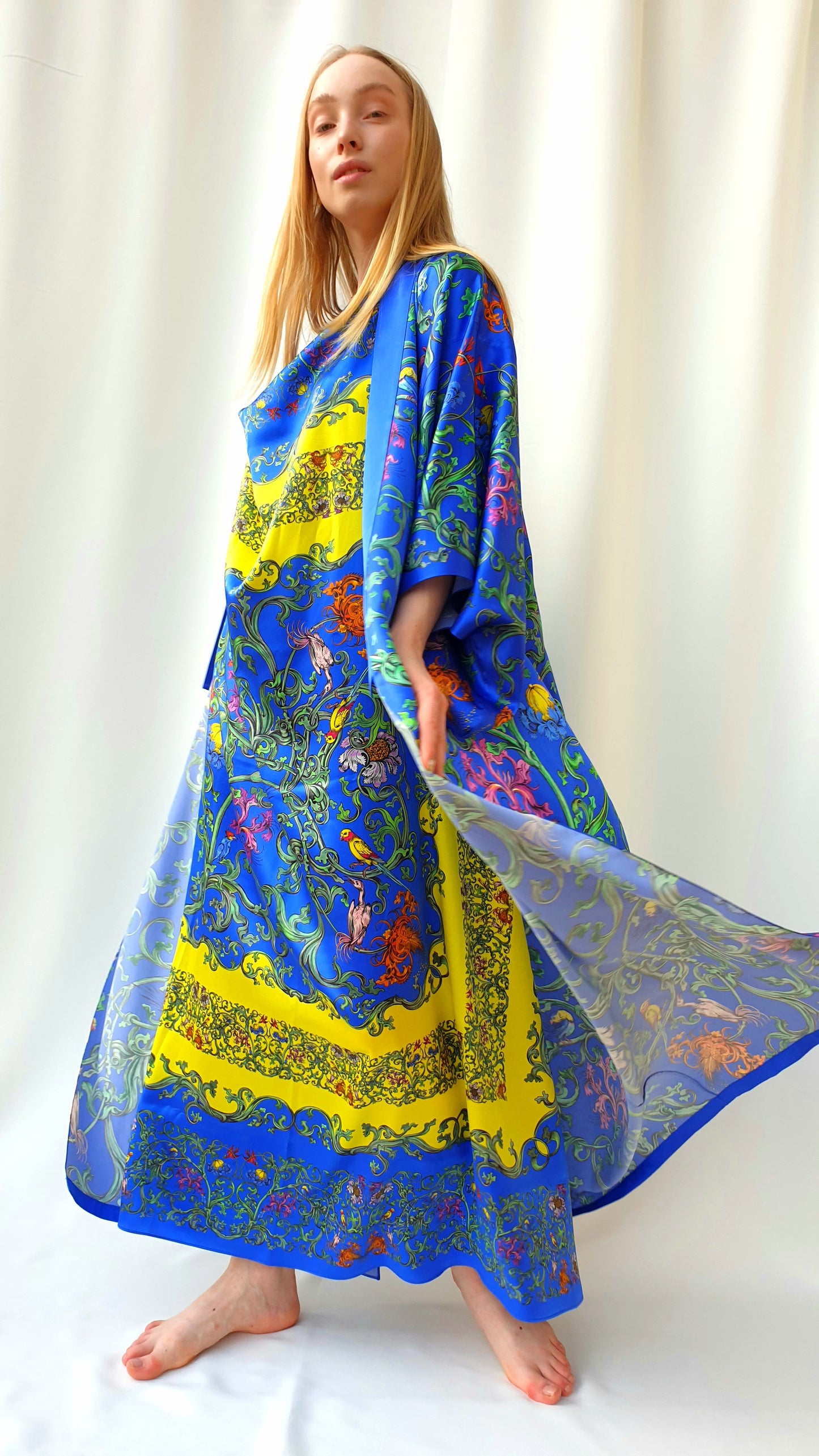 Light_KIMONO "Grapevine" blue