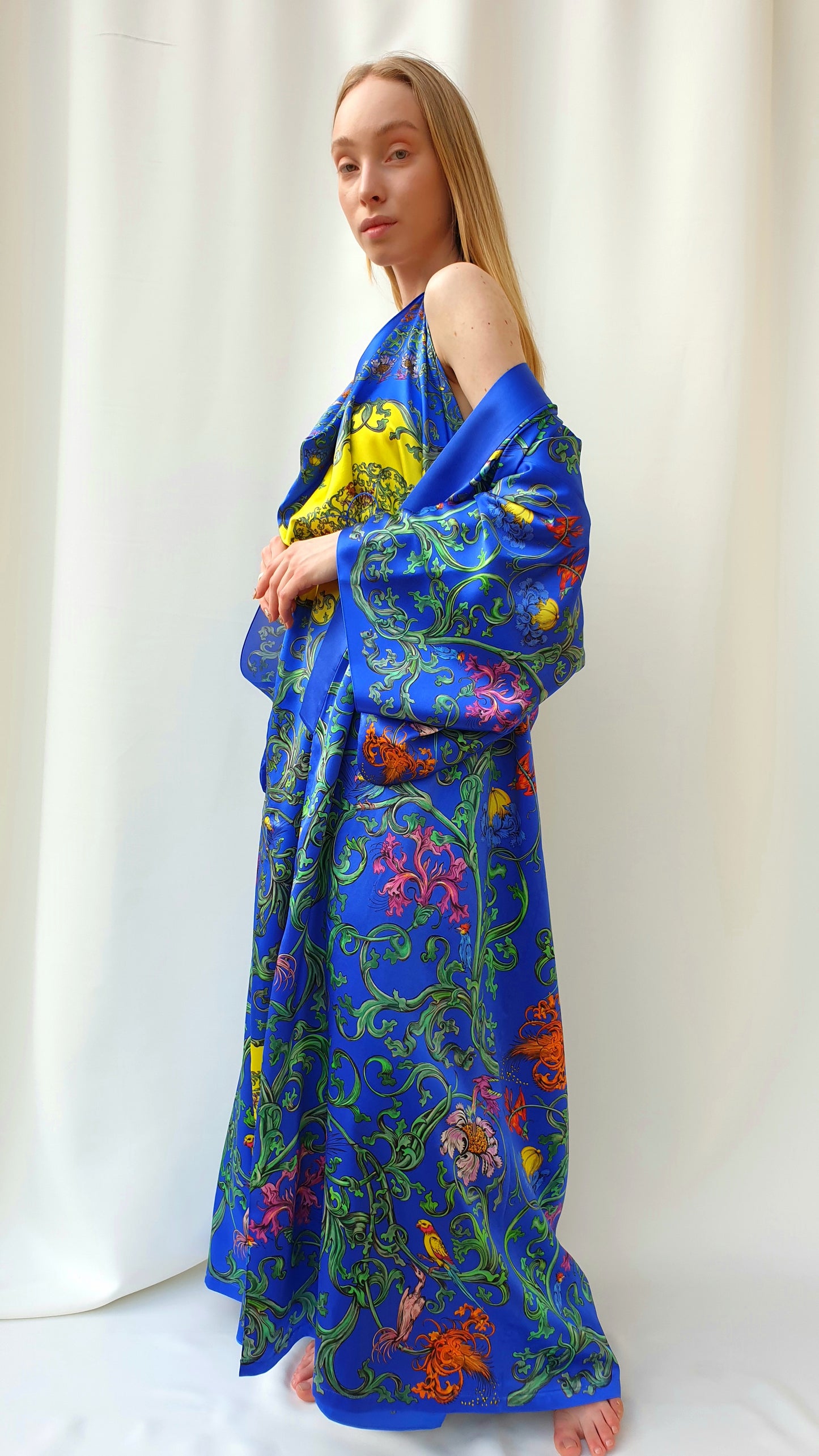 Light_KIMONO "Grapevine" blue