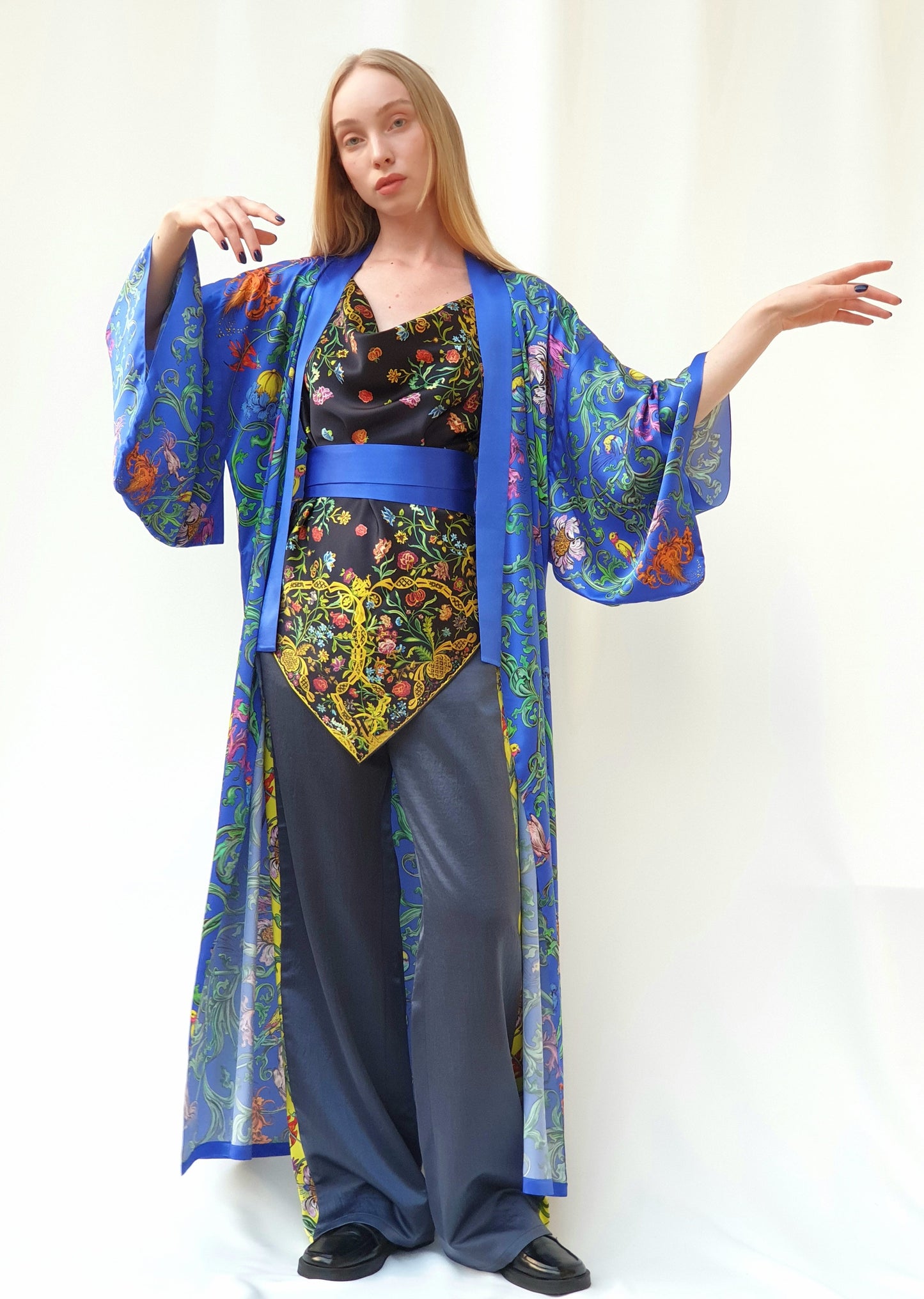 Light_KIMONO "Grapevine" blue