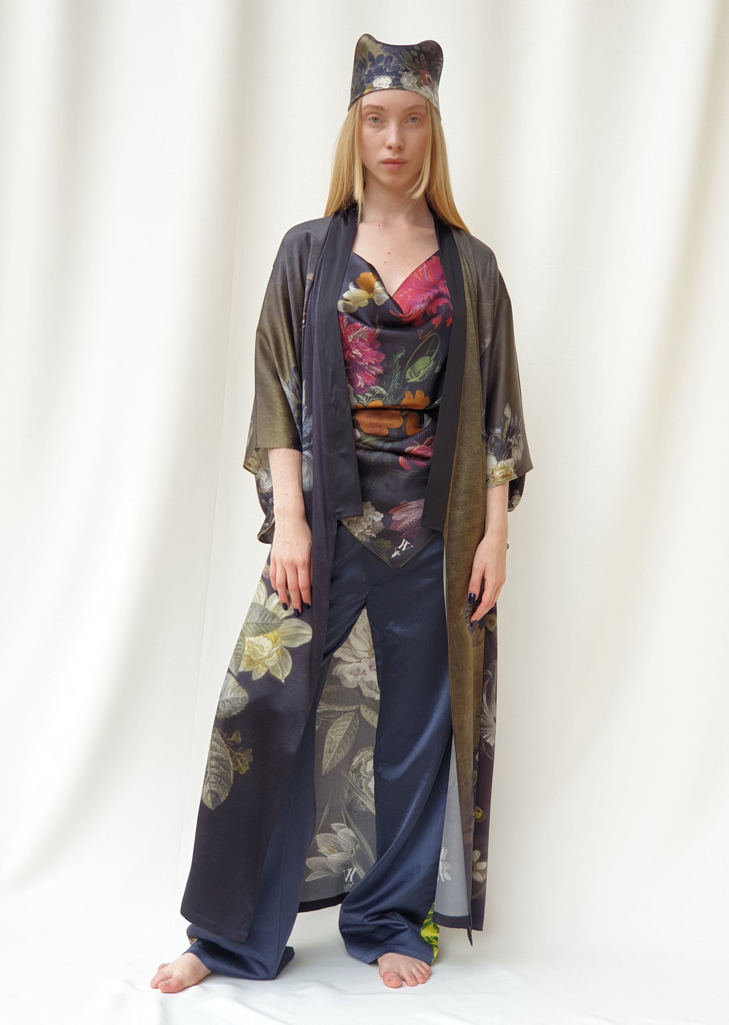 Light_KIMONO "Still Life with Flowers"