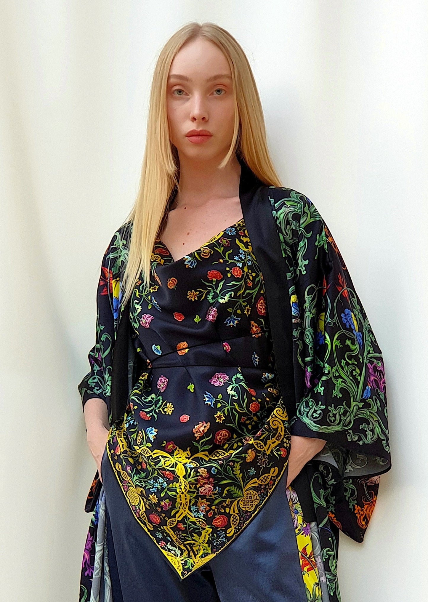 Medium transformer_SCARF "Marie Antoinette"