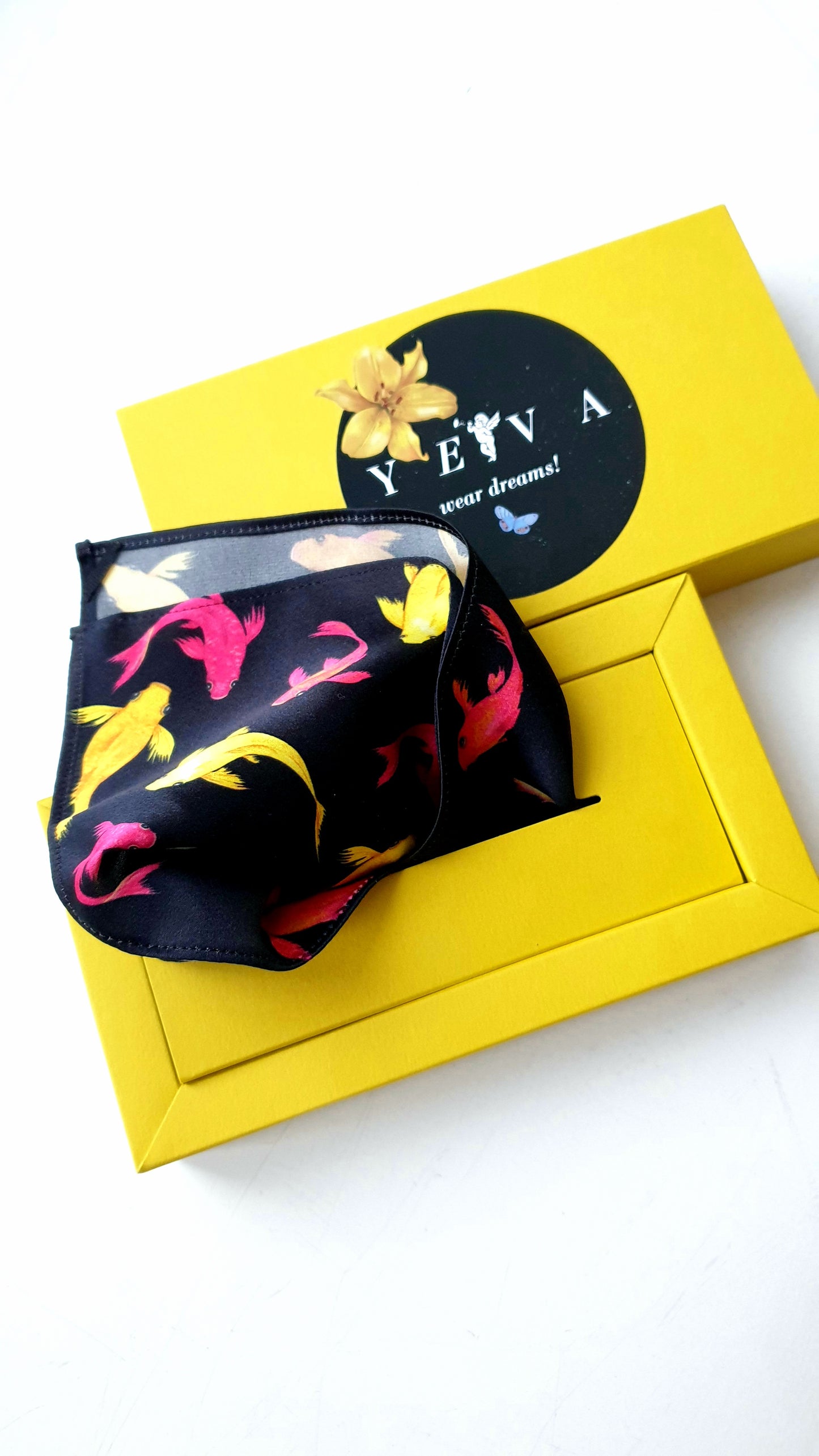 Small transformer_SCARF "KOI" black