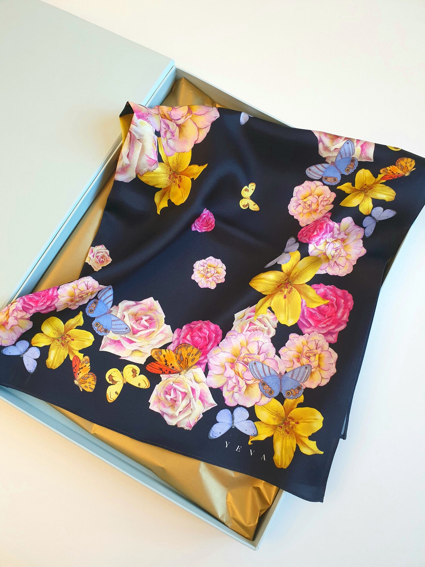 Medium transformer_SCARF "Soul Flowers" black