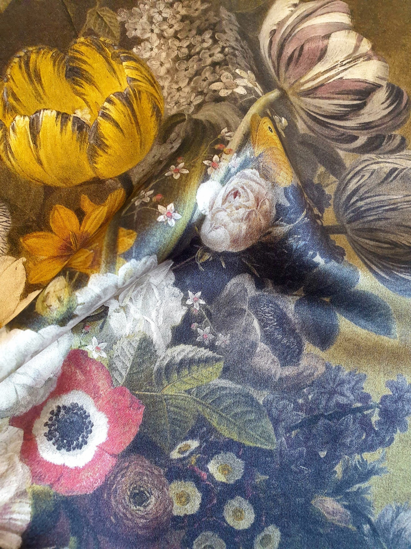 Medium transformer_SCARF "Still life with Flowers"