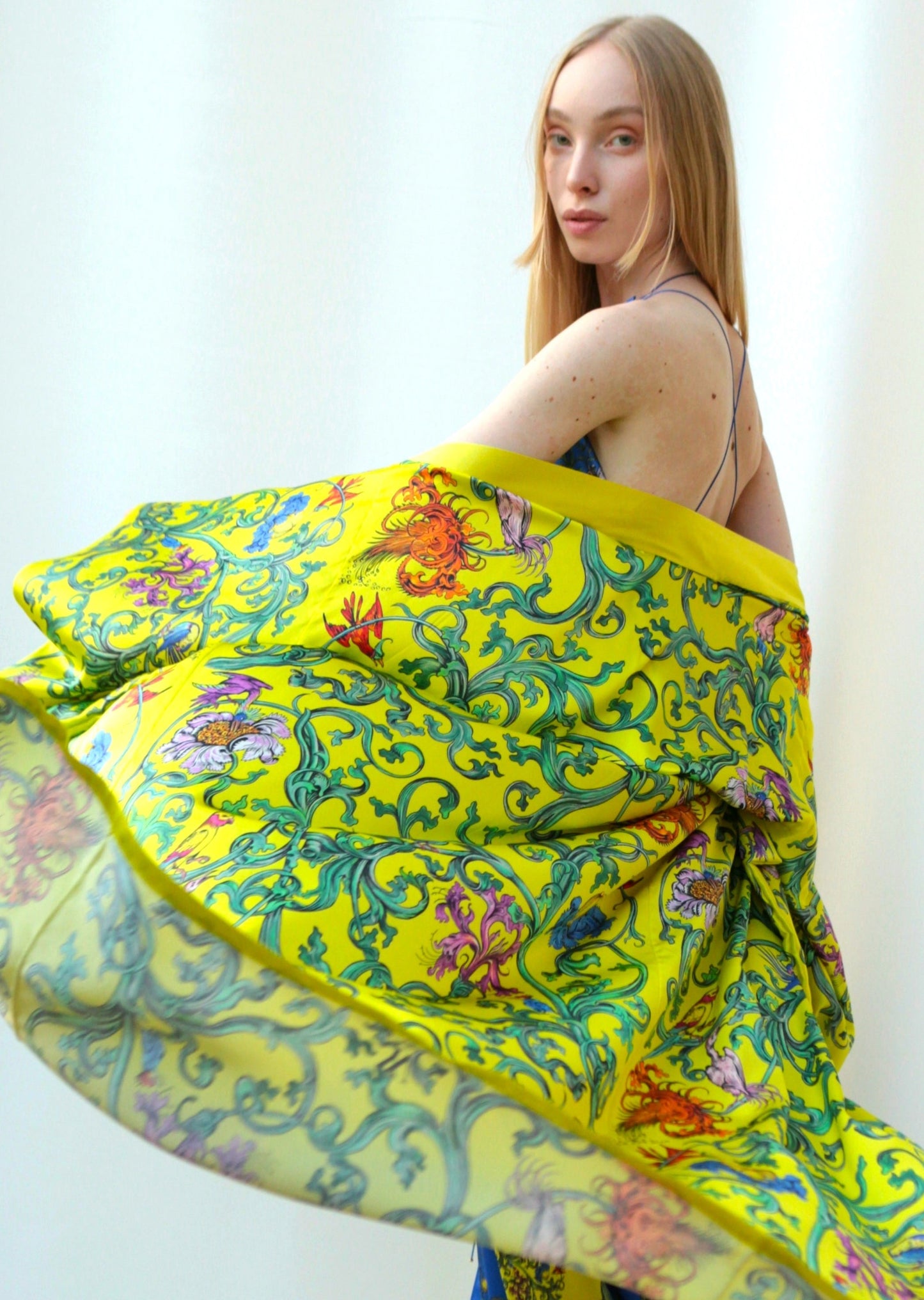 Light_KIMONO "Grapevine" yellow