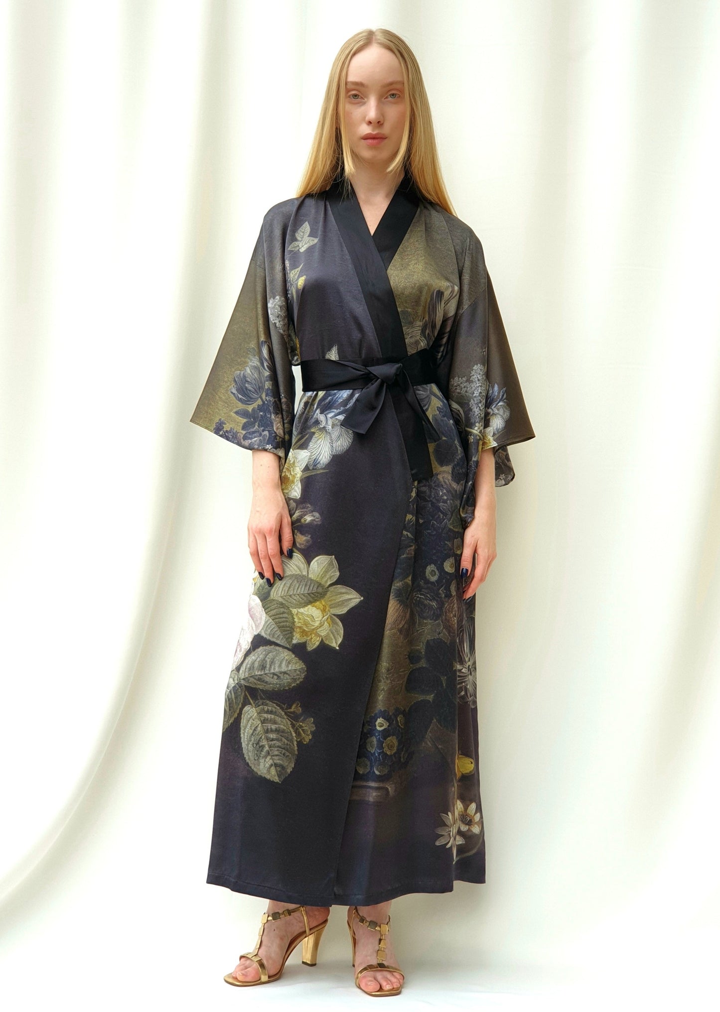 Light_KIMONO "Still Life with Flowers"