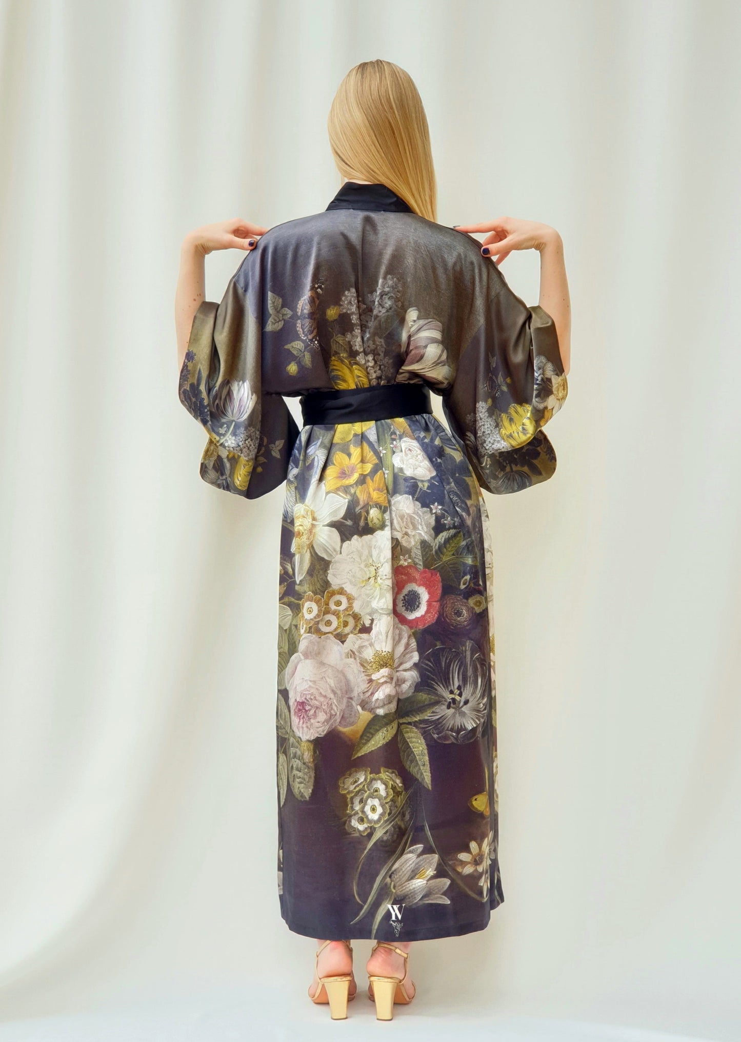 Light_KIMONO "Still Life with Flowers"