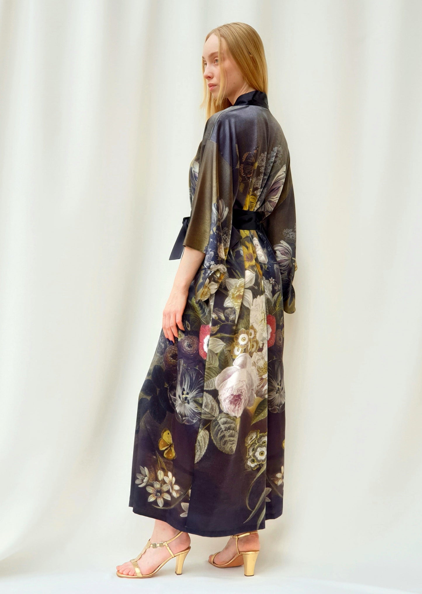 Light_KIMONO "Still Life with Flowers"