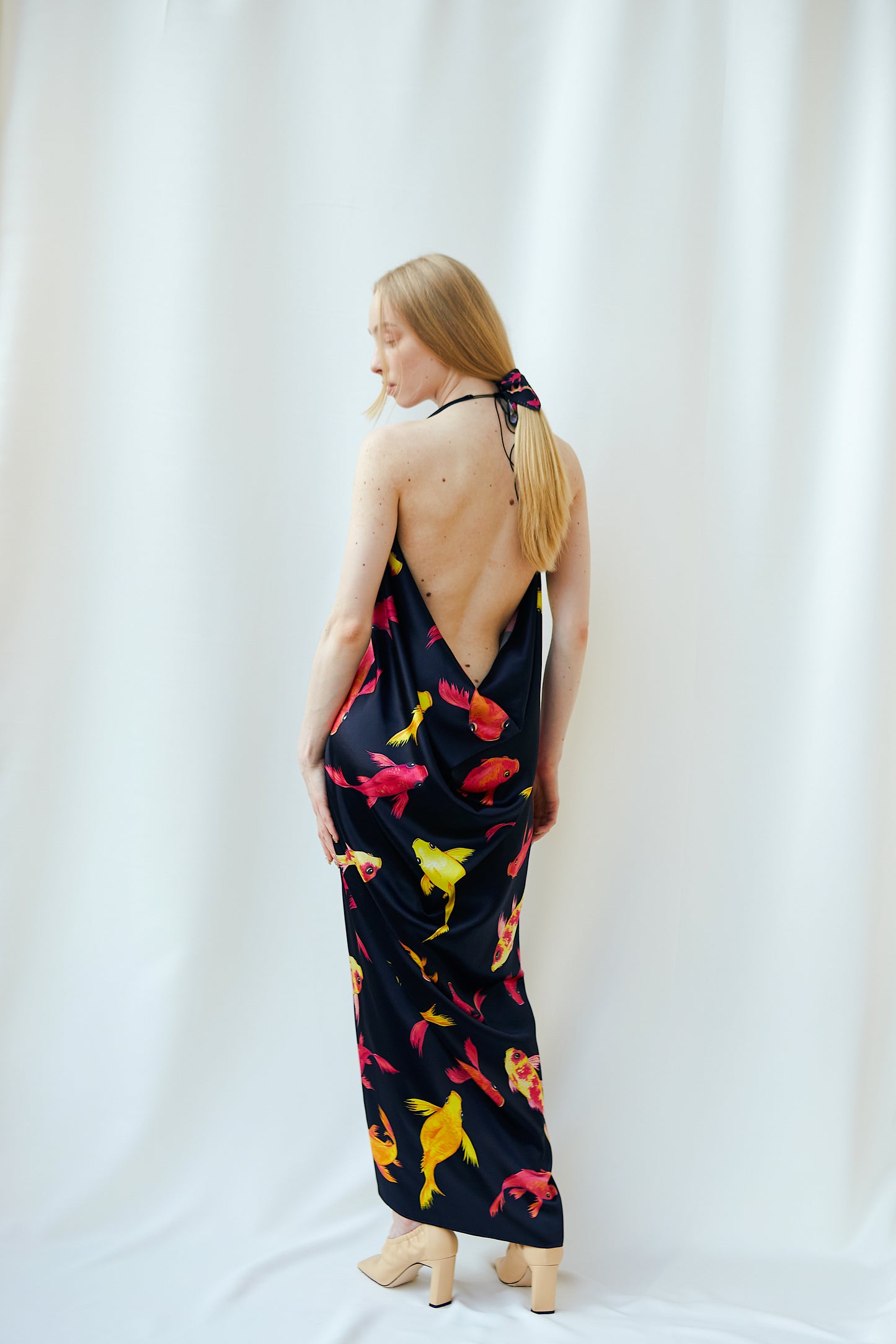 Large transformer_SCARF "KOI" black