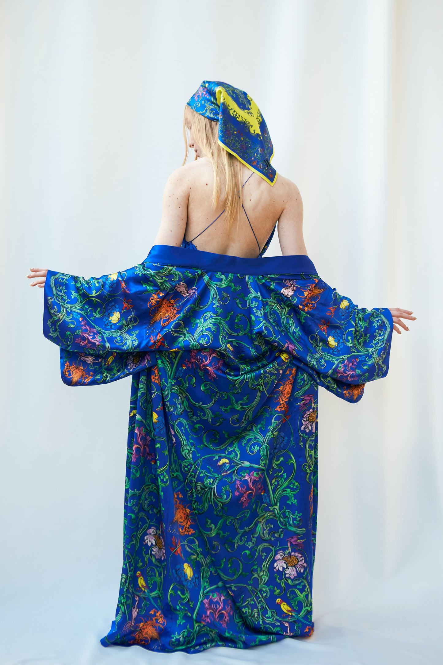Light_KIMONO "Grapevine" blue