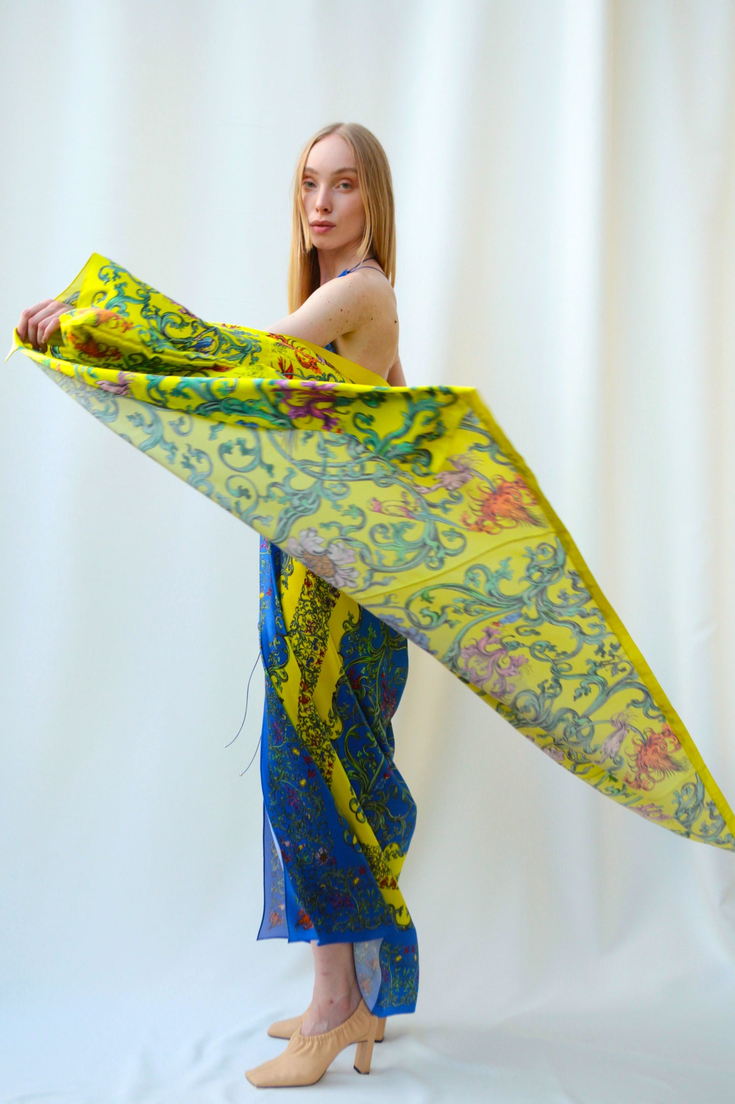 Light_KIMONO "Grapevine" yellow