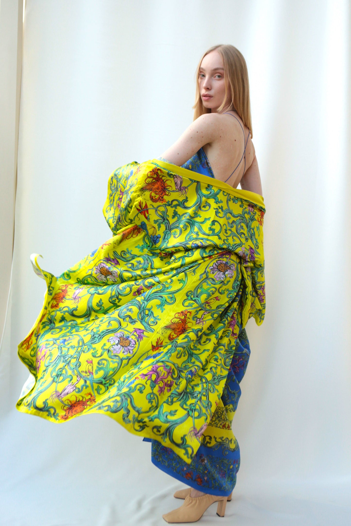 Light_KIMONO "Grapevine" yellow