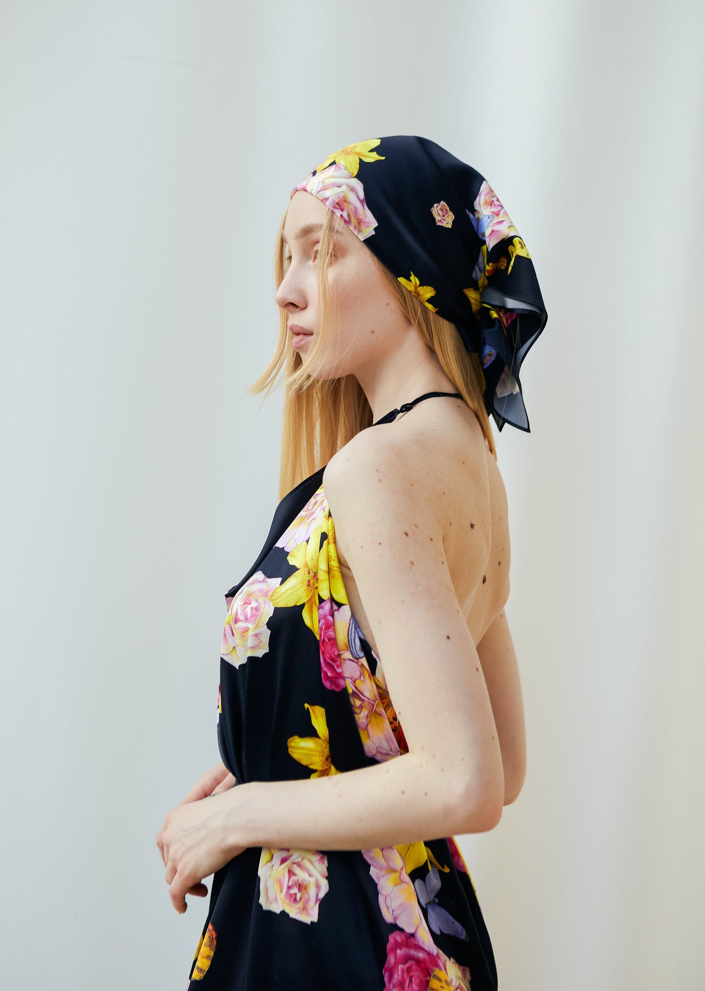 Medium transformer_SCARF "Soul Flowers" black